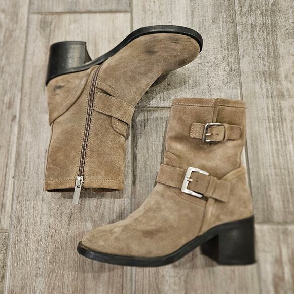 Aquatalia Boots Womens Size 6 Billina Taupe Suede Double Buckle Ankle Block Heel - Picture 4 of 16
